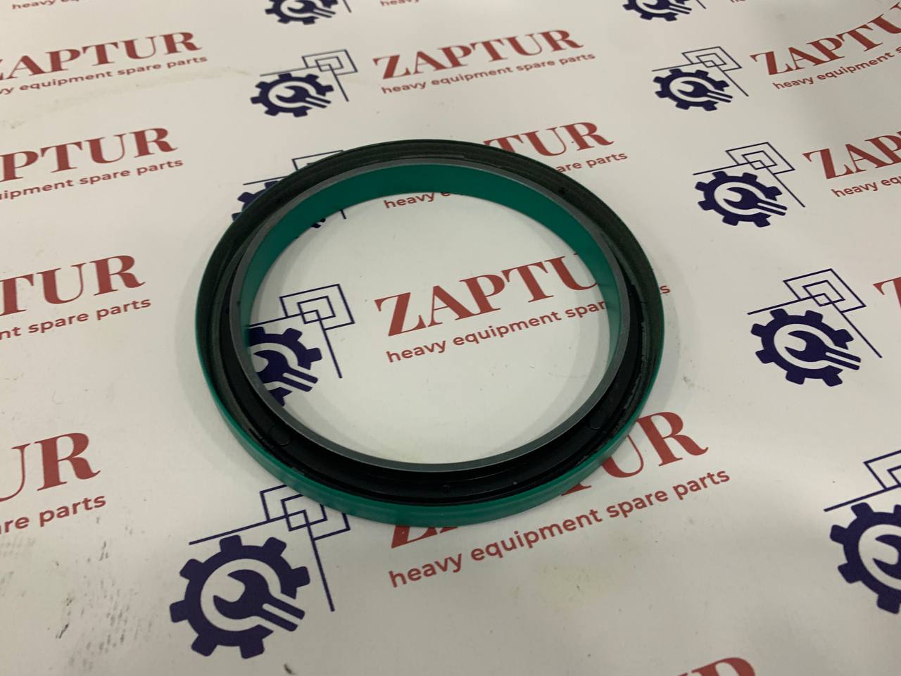 JOHN DEERE RE44574 SEAL [ZAPTUR]