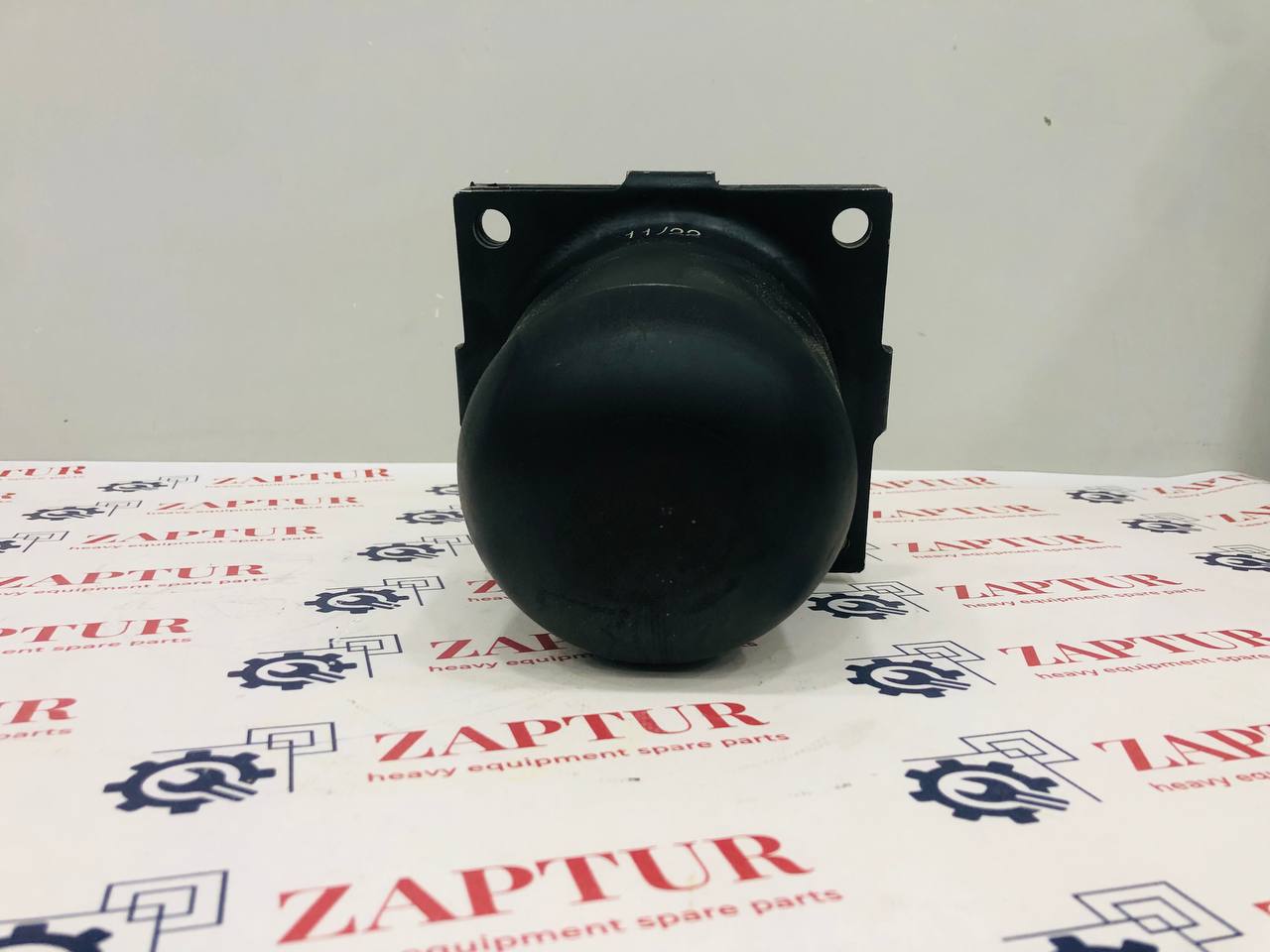 KOMATSU 8A31541110, 8A31-54-1110 CUSHION RUBBER MOUNT [ZAPTUR]
