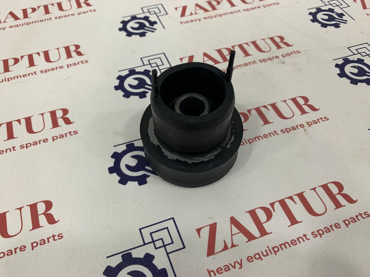 CASE AND NEW HOLLAND 87416966 ENGINE RUBBER MOUNT SUPPORT [ZAPTUR]