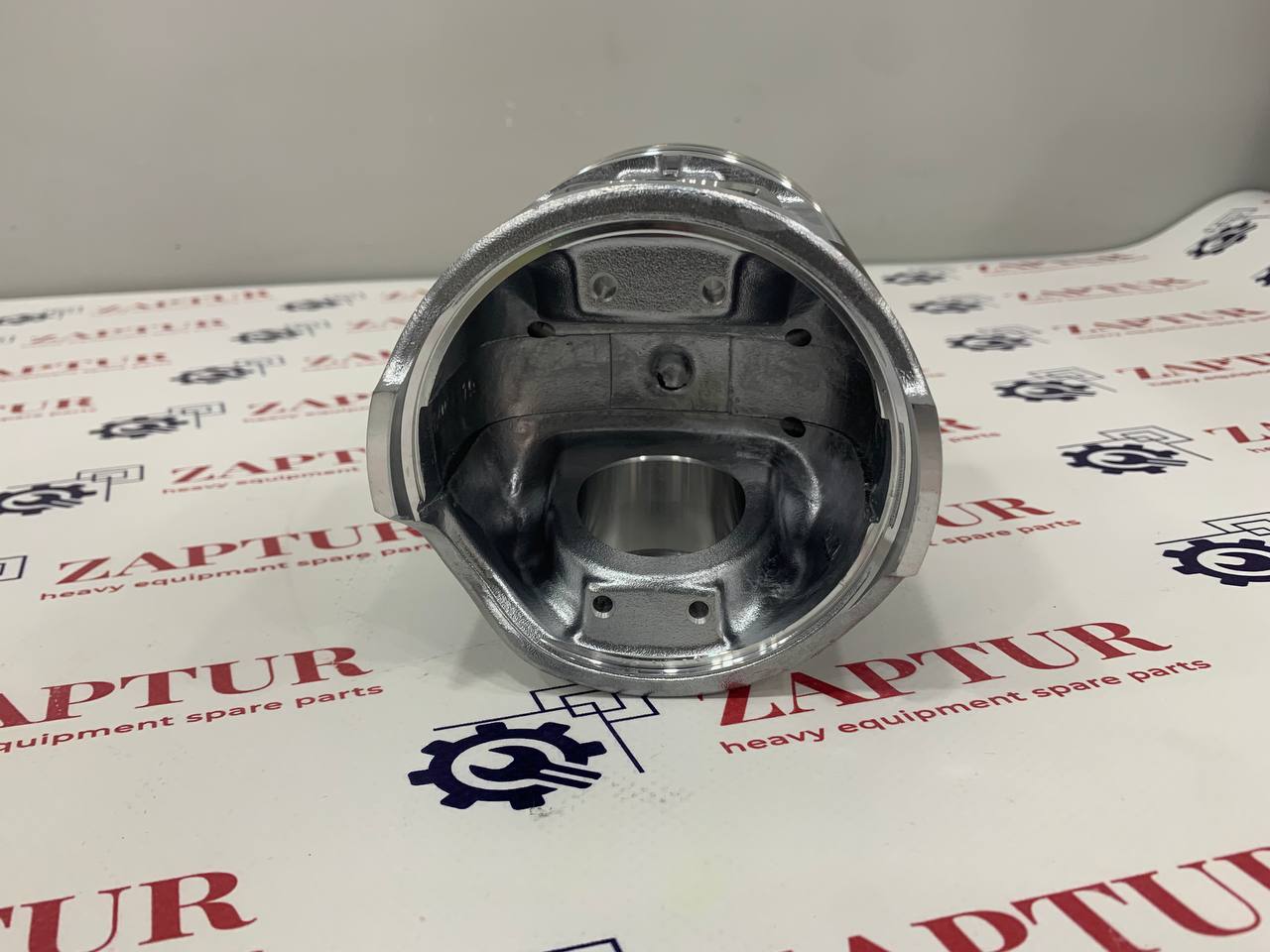 CASE & NEW HOLLAND 84300396 PISTON [ZAPTUR]